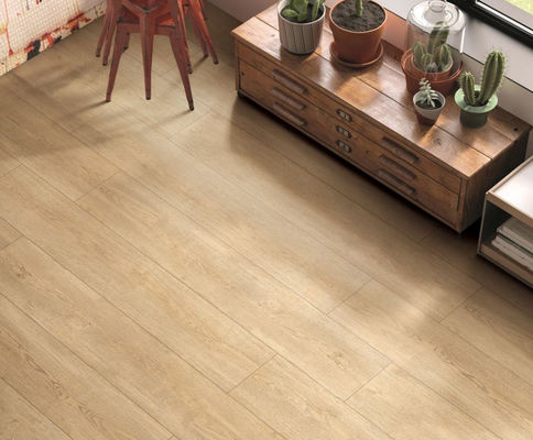 kaufen 250x1500mm Holzporzellanfliesen 9,5mm Dicke für Boden und Wand on-line-Fertigung