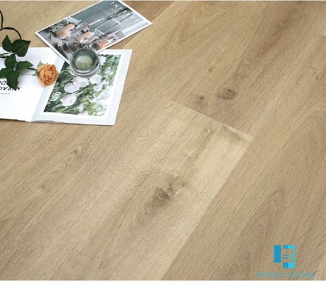 kaufen Hölzerner LVT SPC Bodenbelag Lvp der Eichen-klicken System für Innenbadezimmer-Küche an on-line-Fertigung