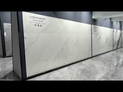 Polsterte Glasfliesen 900x1800x9mm