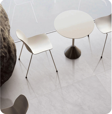 Dekoration 1200x600mm Außenfußboden Schiebefeste weiche Glas Porzellentfliesen für Büro W.A 0,5%