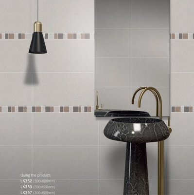 Leichtgraue 300x600mm Vollkörper-Porzellanfliesen für Gewerbewände