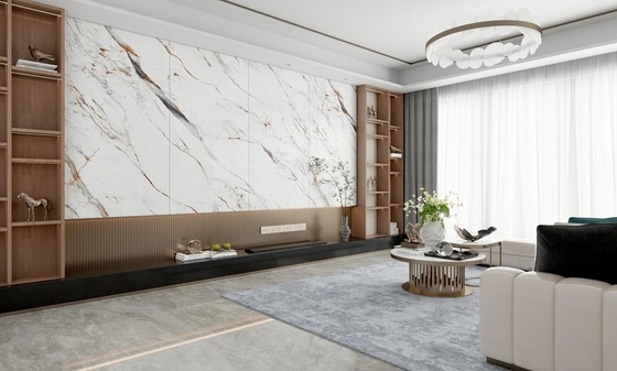 Carrara Polierte Glasporzellanfliesen 900x1800x9mm und AAA-Klasse Innenfußboden und Wandfliesen für Balkon und Büro Gold und Weiß