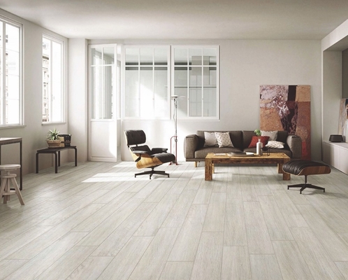 Feuchtigkeitsdicht 150x900mm Graue und braune Holzporzellanstreifen für die Wohnkultur