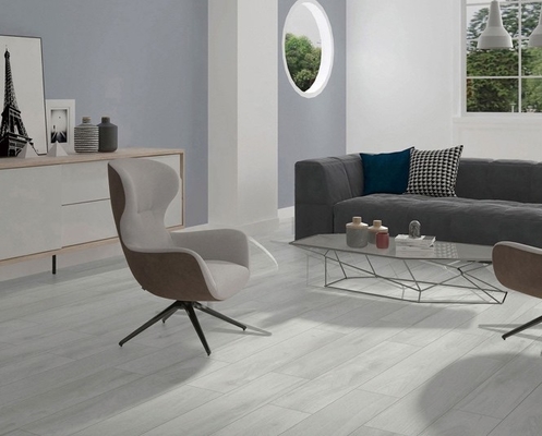 Brennsteingesteuerte 200x1000mm Holzporzellanstreifen für Badezimmer Grau und Braun Innenbodenstreifen
