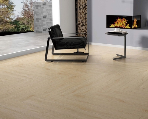 Feuchtigkeitsfeste 200x1200mm Gelbbraune Holzporzellanstreifen Umweltschonende Bodenstreifen zur Dekoration