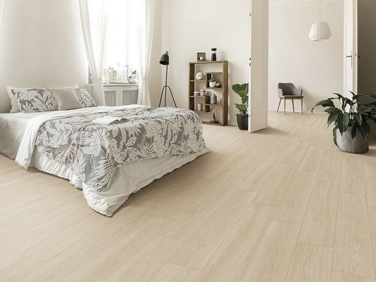 Gelbbraune Edelstein-Bodenstreifen für Schlafzimmer und Büro 200x1200mm Holzporzellan-Streifen Antibakteriell