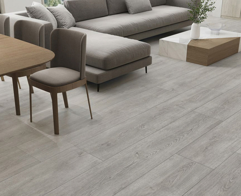 Gelbgraue Bodenfliesen und antibakterielle 250x1500mm Holzporzellanstreifen für Wohnzimmer und Küche