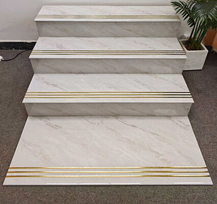 Hellgrau 470x1200mm Goldmarmor Bullnose Vollset polierte Glaskeramiktreppen für Dekoration und Wohnung